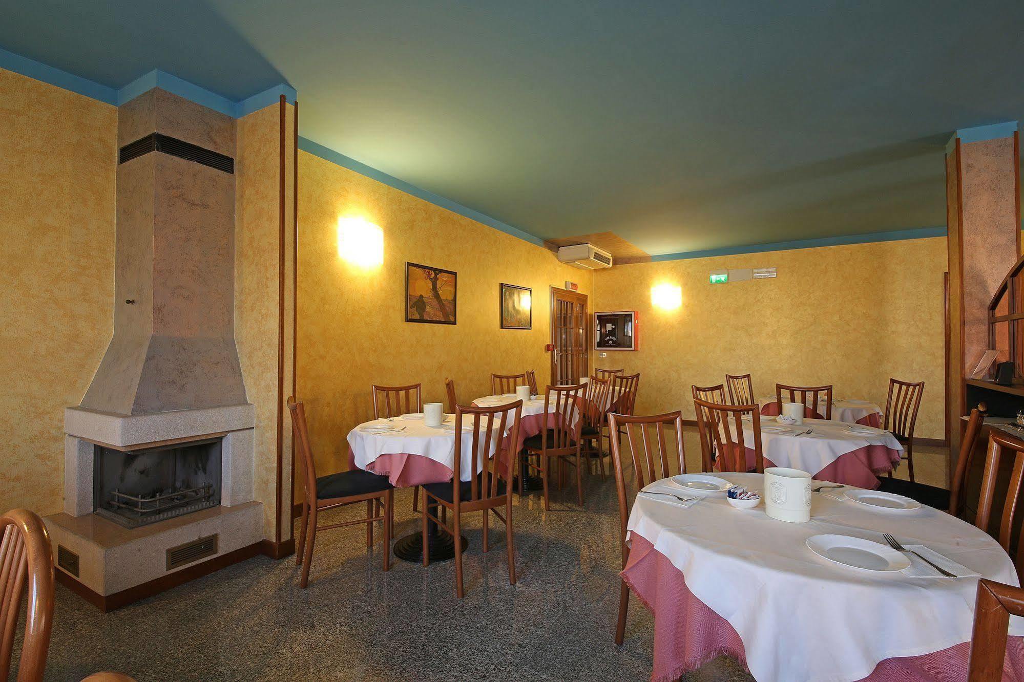 Hotel Residence Ducale Porto Mantovano Exterior foto
