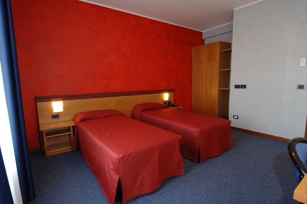 Hotel Residence Ducale Porto Mantovano Exterior foto